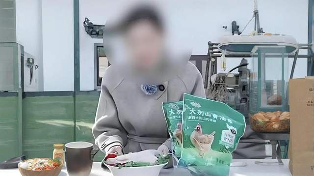 董宇辉被“麻黄鸡”绊了一跤? 董宇辉被“麻黄鸡”绊了一跤?