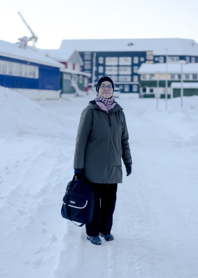 格陵兰岛普通百姓：囤粮、存钱，努力保持冷静，本以为美国是盟友，不料竟成其猎物