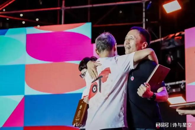 万科浮沉录：从王石到郁亮