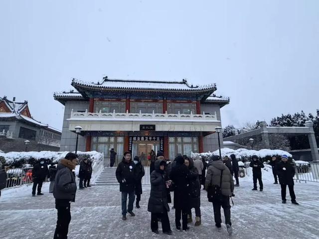 千人冒雪送“棋圣”,韩国“围棋皇帝”曹薰铉专程道别:盼未来与聂老天堂对弈 千人冒雪送“棋圣”,韩国“围棋皇帝”曹薰铉专程道别:盼未来与聂老天堂对弈