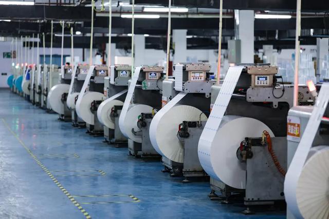 一张标签卖出10亿，快递物流背后的男人，花25年成隐形冠军