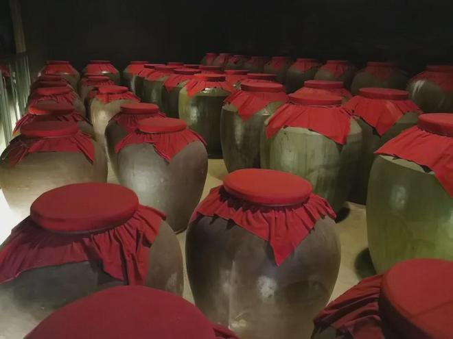 净利润预减超50%，中高端失守、省外受阻的口子窖如何穿越寒冬