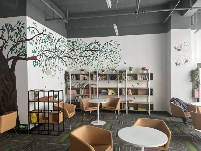 超60万人的体面