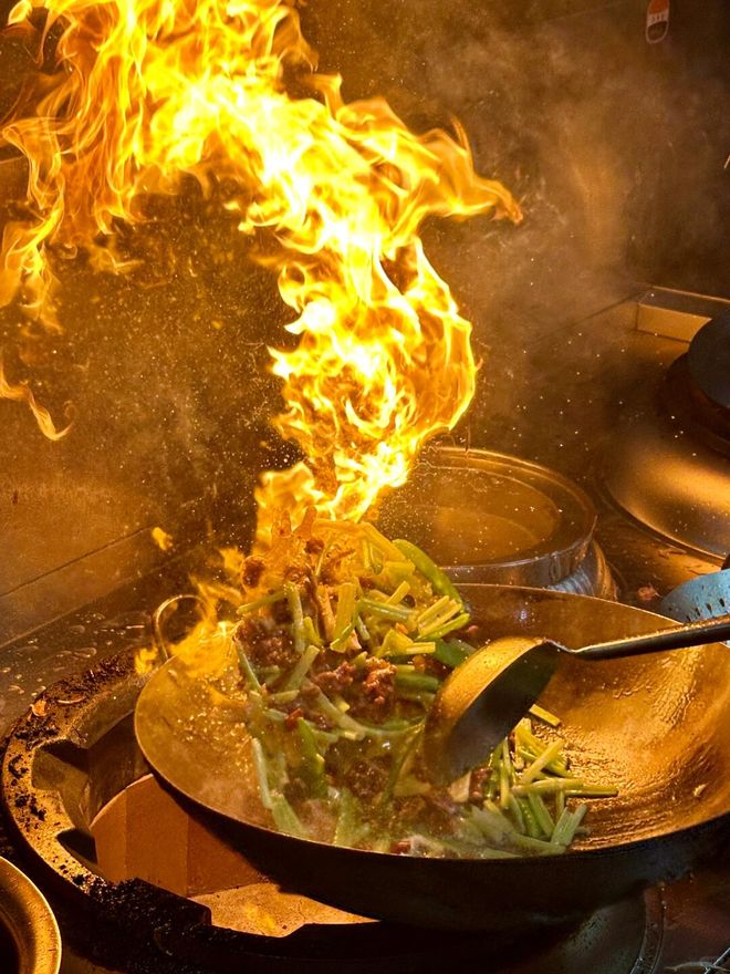 老字号“爆改”地方菜