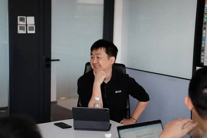 被骂惨和围剿，王小川还能实现上市梦吗？