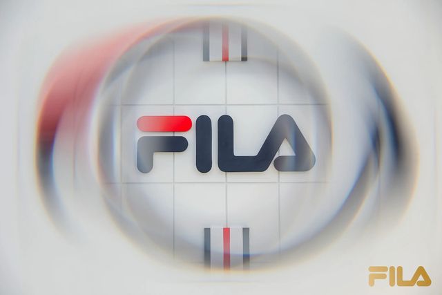 FILA的烦恼：误发标签引发风波，高速扩张后增长乏力