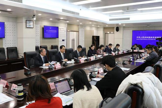 两部门加码支持城市更新：推进存量土地临时利用，微更新项目免于规划许可