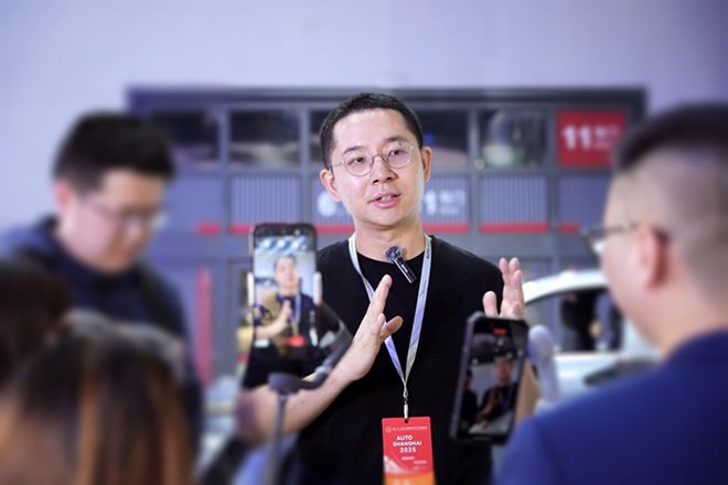 印奇「中年」突围