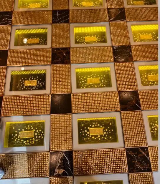 澳门英皇娱乐酒店大堂78公斤黄金被连夜撤走，价值超8580万元！工作人员回应：与金价无关，系内部装修需要