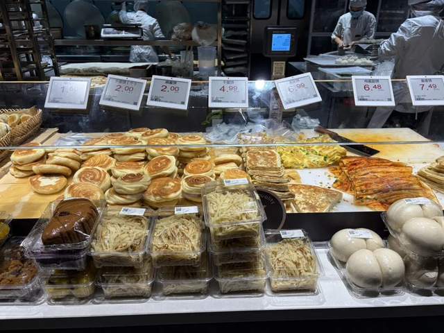 实探丨餐超王郑兆丰,首家县级新店开业 实探丨餐超王郑兆丰,首家县级新店开业