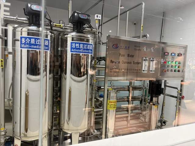 实探丨餐超王郑兆丰,首家县级新店开业 实探丨餐超王郑兆丰,首家县级新店开业