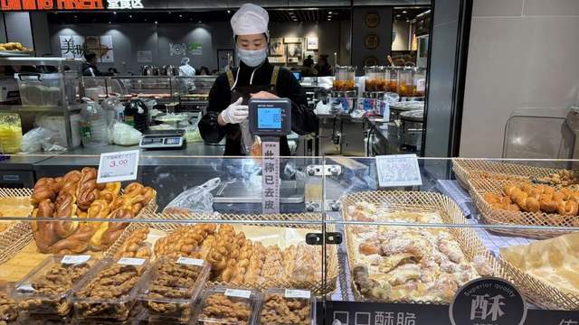 实探丨餐超王郑兆丰,首家县级新店开业 实探丨餐超王郑兆丰,首家县级新店开业