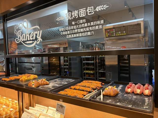 实探丨餐超王郑兆丰,首家县级新店开业 实探丨餐超王郑兆丰,首家县级新店开业