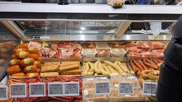 实探丨餐超王郑兆丰,首家县级新店开业 实探丨餐超王郑兆丰,首家县级新店开业