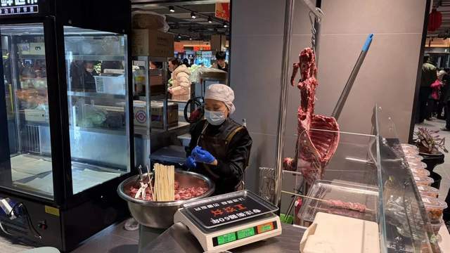 实探丨餐超王郑兆丰,首家县级新店开业 实探丨餐超王郑兆丰,首家县级新店开业