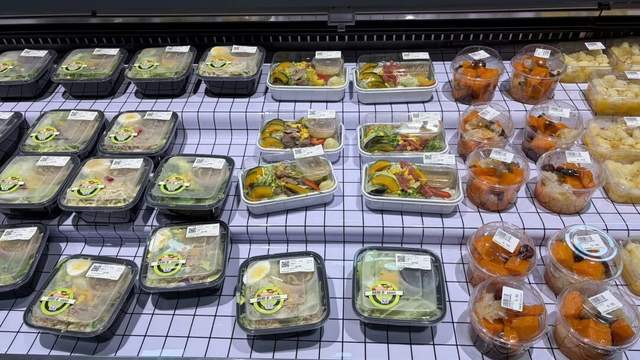 实探丨餐超王郑兆丰,首家县级新店开业 实探丨餐超王郑兆丰,首家县级新店开业