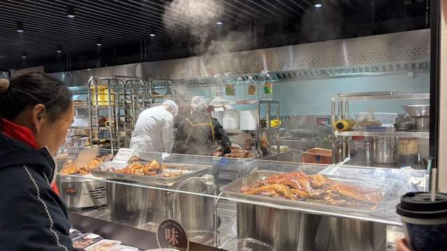 实探丨餐超王郑兆丰,首家县级新店开业 实探丨餐超王郑兆丰,首家县级新店开业