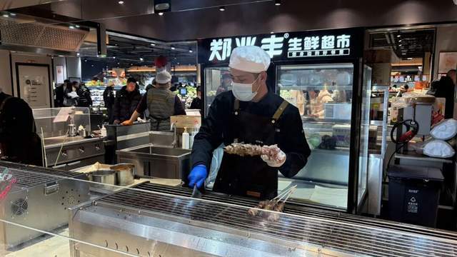 实探丨餐超王郑兆丰,首家县级新店开业 实探丨餐超王郑兆丰,首家县级新店开业