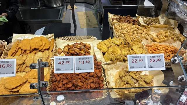 实探丨餐超王郑兆丰,首家县级新店开业 实探丨餐超王郑兆丰,首家县级新店开业