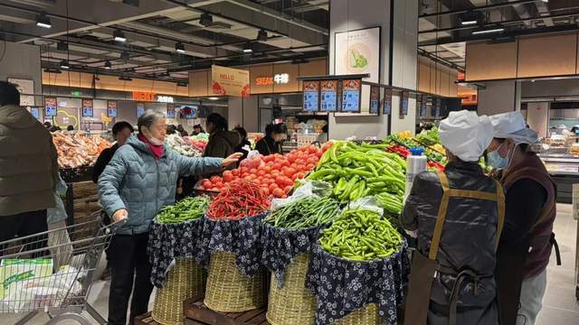 实探丨餐超王郑兆丰,首家县级新店开业 实探丨餐超王郑兆丰,首家县级新店开业