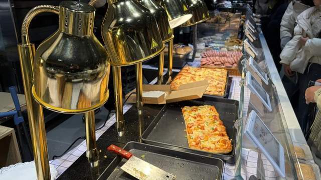 实探丨餐超王郑兆丰,首家县级新店开业 实探丨餐超王郑兆丰,首家县级新店开业