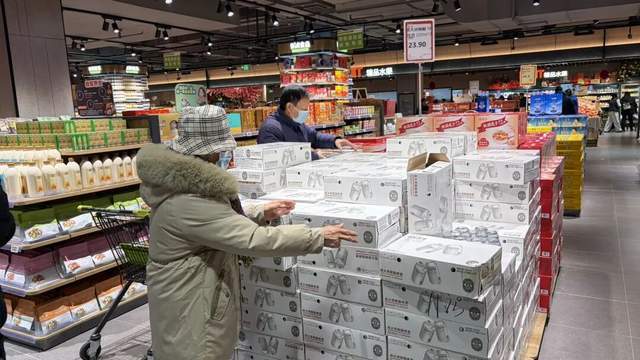 实探丨餐超王郑兆丰,首家县级新店开业 实探丨餐超王郑兆丰,首家县级新店开业