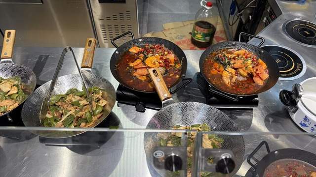 实探丨餐超王郑兆丰,首家县级新店开业 实探丨餐超王郑兆丰,首家县级新店开业