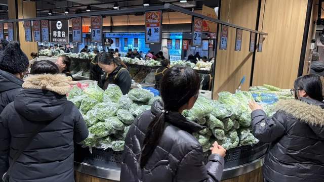 实探丨餐超王郑兆丰,首家县级新店开业 实探丨餐超王郑兆丰,首家县级新店开业