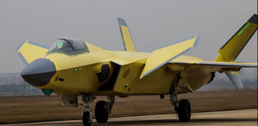 “黄皮”歼-20，成群起飞！